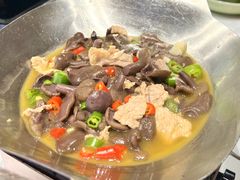 干锅牛肝菌-三宝别院·村宴