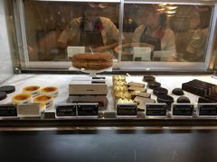 面包甜点陈列柜-Awfully Chocolate(来福士广场店)