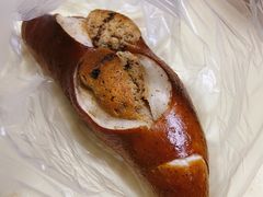 埃塞咖啡奶酥碱水棍-沁屋面包店(人民东路店)