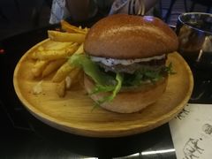 经典牛肉汉堡-龙治汉堡(中华城店)