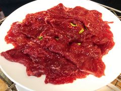 嫩牛肉片-春和饺子火锅