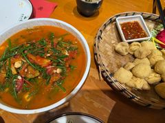 -老滇山寨•云南特色菜•地方菜•民族风情歌舞表演(金碧店)