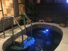 -泉城欧乐堡戏水湾艺术养生温泉