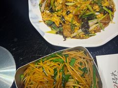 -东口码头·烧鸽子·鱼头泡饼·地方菜(金鹰悦城店)