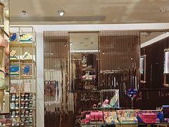 -VENCHI 闻绮(上海佛罗伦萨小镇店)