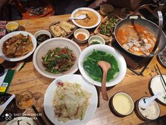 -老滇山寨•云南特色菜•地方菜•民族风情歌舞表演(金碧店)