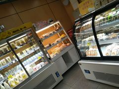 面包甜点陈列柜-一鸣真鲜奶吧(上元门地铁站店)