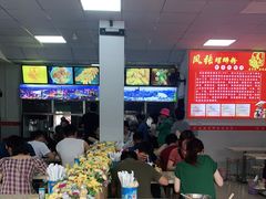 大堂-凤张螺蛳粉·爽口粉(跃进路总店)