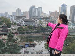 -包整·丝娃娃(一览甲秀楼风景店)