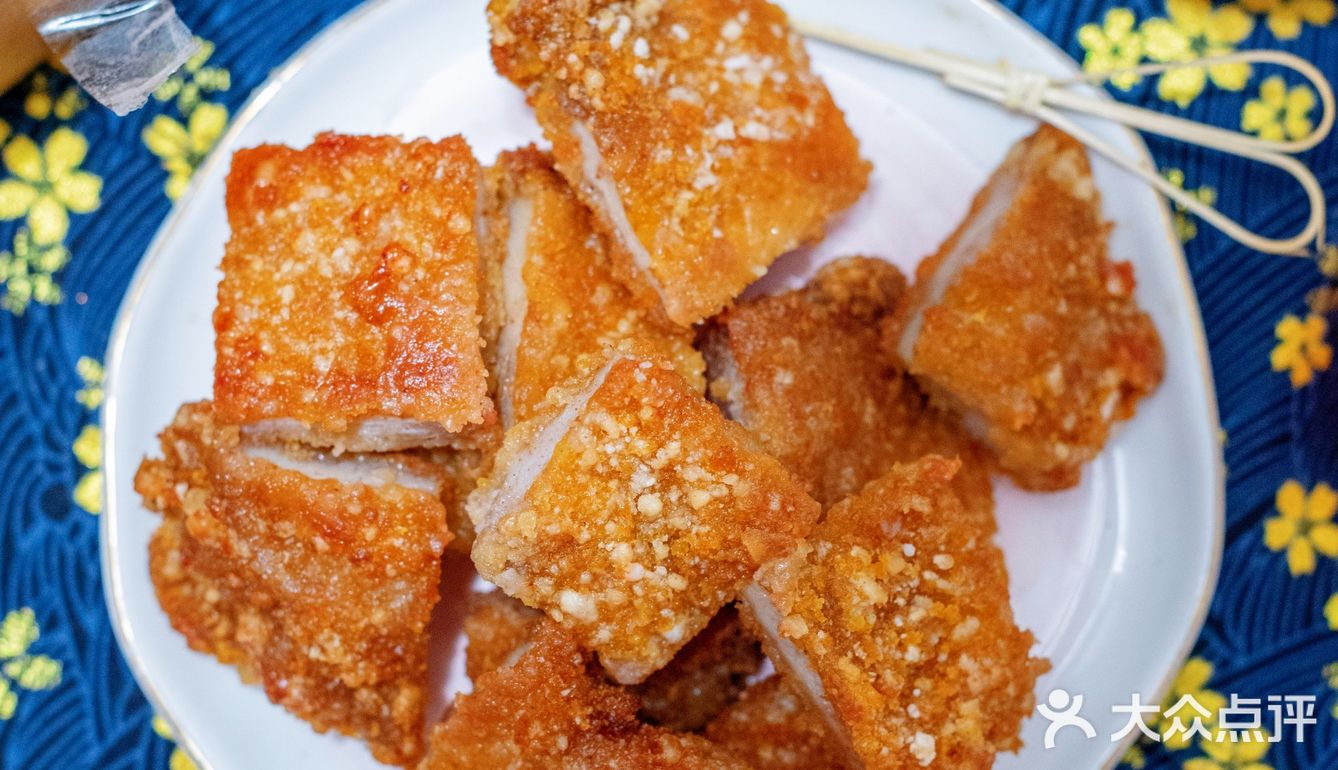 人均20多块的工作餐，你爱卤肉饭还是大肠包小肠？