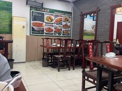 -湖南人家湘菜馆(镇江路店)