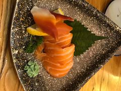 三文鱼腩刺身-桃太郎创作料理(大坪店)