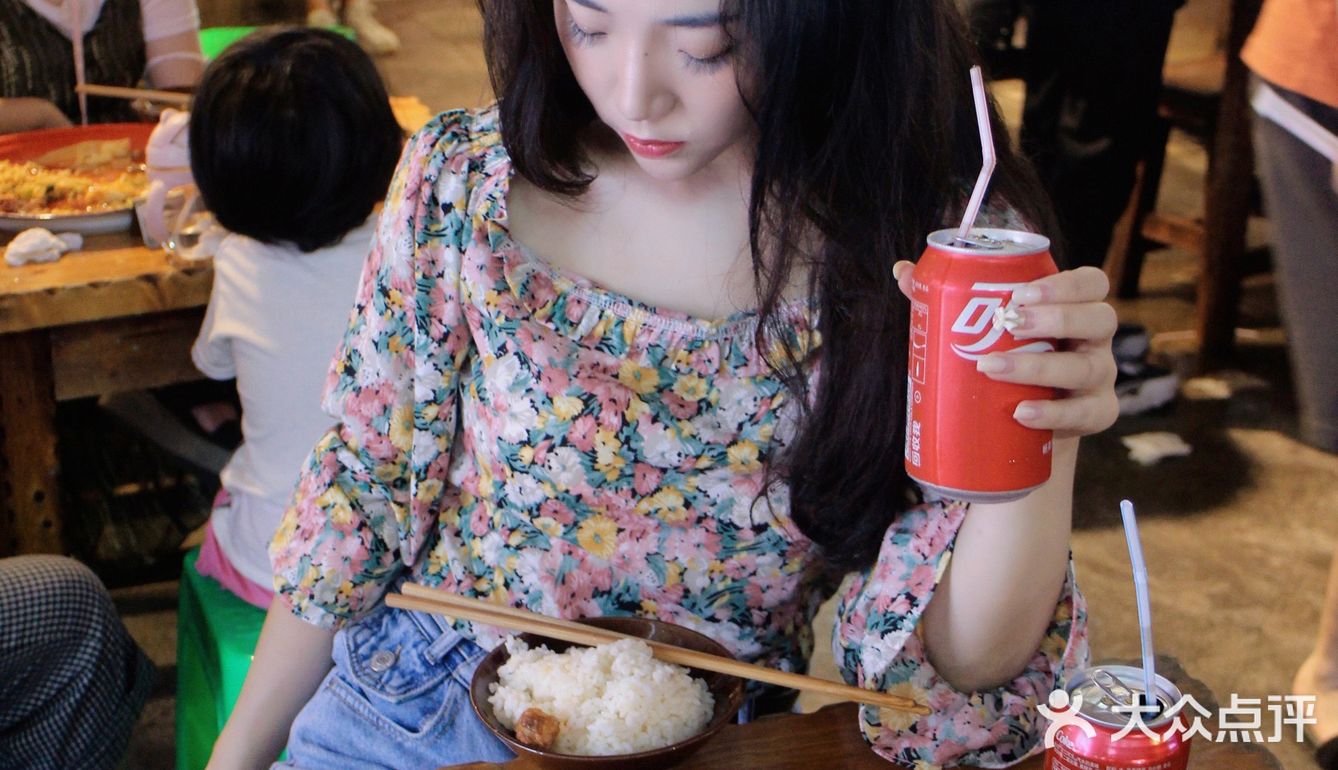 成都探店｜打卡成都麻辣烫天花板—老街称盘麻辣烫