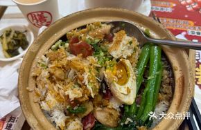Lap Cheong Mushroom Chicken Claypot Rice