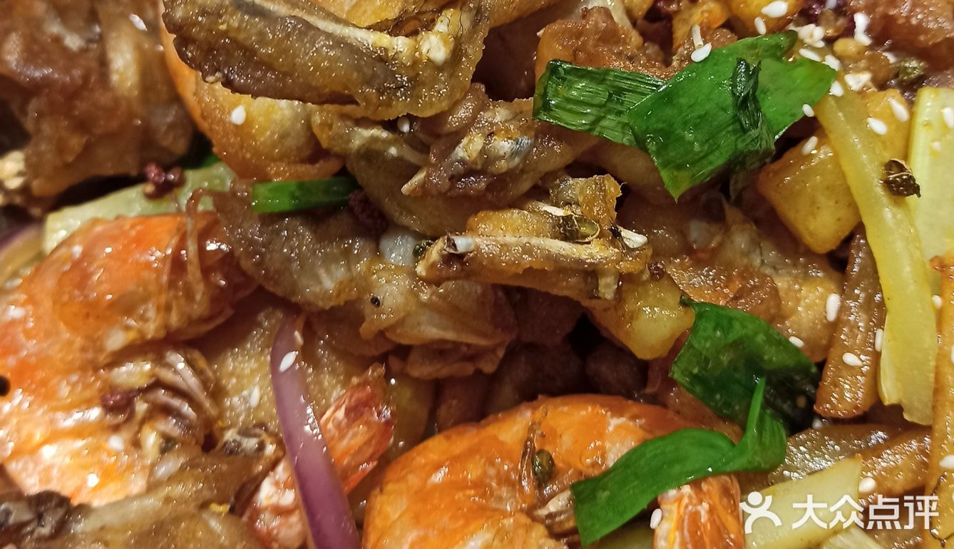美食探店 | 牛蛙遇上羊蝎子，你选哪个？