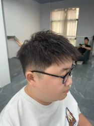 -茶发Salon·烫发染发理发