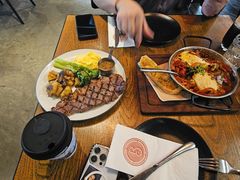 -BOURBON 玻本美式餐厅酒吧(虹桥新天地店)