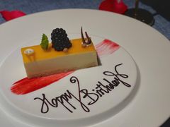 苏黎世白巧克力百香果蛋糕-弦月窗LUNETTE BY AMANDA(复兴路店)