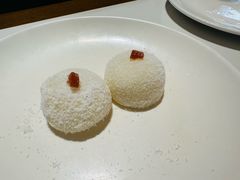 椰蓉奶油球-马凯餐厅(长椿街店)