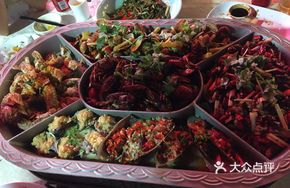 Huang Dahans Spicy Braised Lobster Seafood Grand Plate