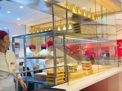 面包甜点陈列柜-客临百思德·东北特色馆(龙湖时代天街店)