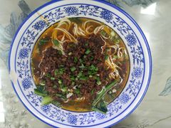 -渝之汇牛肉豌杂面