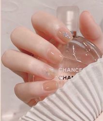 -爱美睫美甲会馆