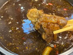 -亿诣蝎府炸酱面羊蝎子火锅(酷车小镇店)
