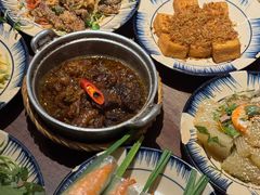 -Cuc Gach Quan Restaurant