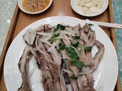 手抓羊肉-巴扎美食·新疆菜·西域歌舞表演餐厅(新疆大厦店)