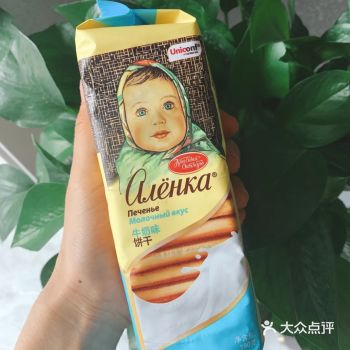 俄罗斯 爱莲巧牛奶味饼干， 据说和小时候爱吃的优冠牛