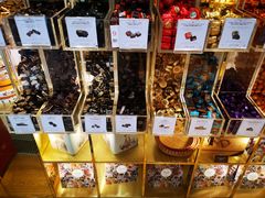 -VENCHI 闻绮(上海佛罗伦萨小镇店)