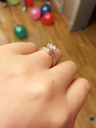 -威德钻石-克拉钻大本营(南京东路店)