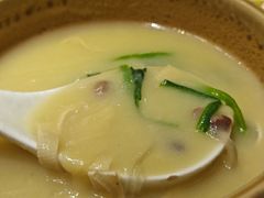 老济南甜沫-闫府私房菜·百年鲁菜(恒隆店)