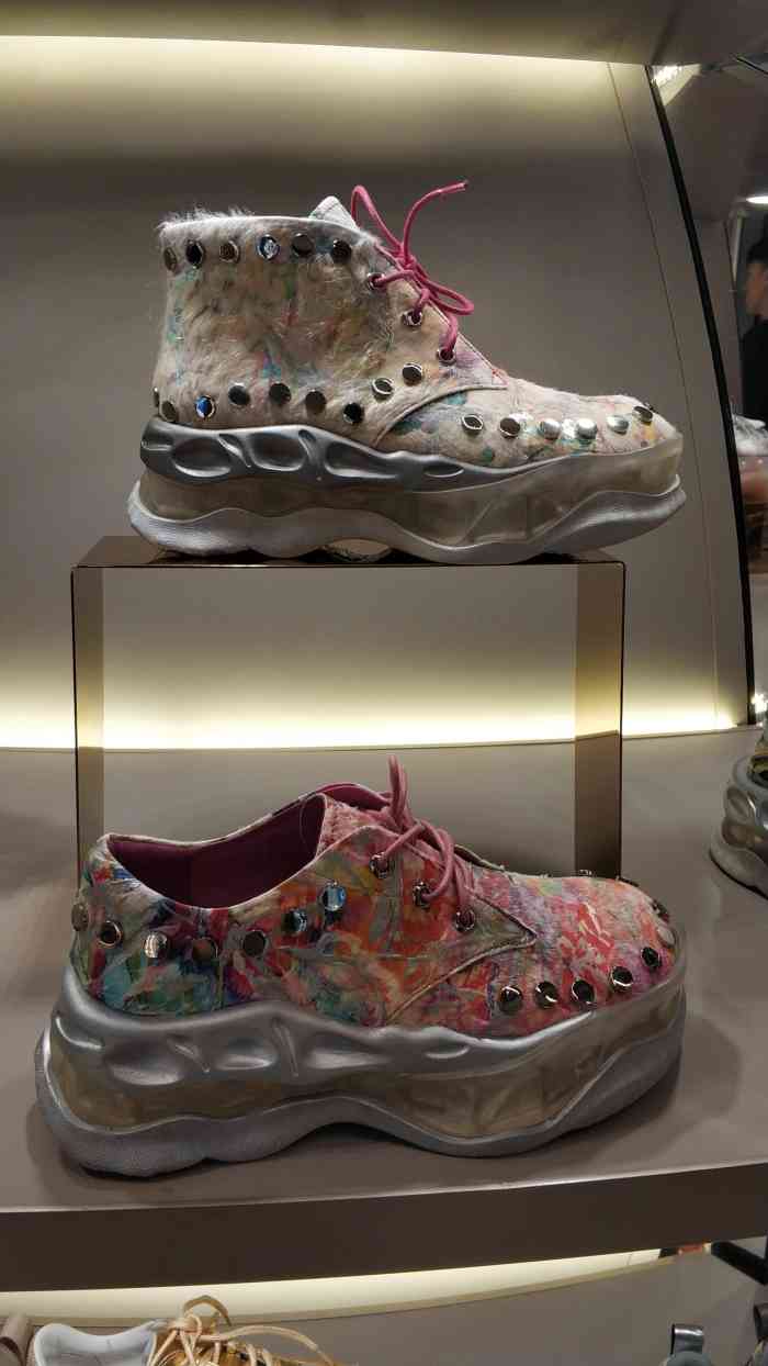 modreddream(朝阳大悦城店)-"买过他家一次鞋,鞋子看着很时尚但质量