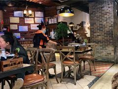 大堂-何师烧烤·香辣蟹·川菜·30年老品牌(太古里旗舰店)