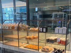 面包甜点陈列柜-面包新语(上地华联店)