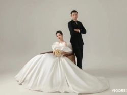 -雪中彩影婚纱摄影·微光艺术中心