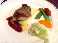 法式鹅肝配菠萝红酒汁-92°C俄式厨房(中央大街店)