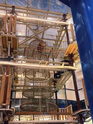 -PIPIKINGDOM皮皮王国欢乐号(欢乐海岸购物中心店)