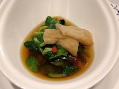 鱼汤煲豆苗-Yan Ting 宴庭中餐厅(上海静安瑞吉酒店)