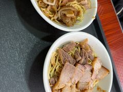 -松树干拌面店