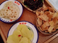 -贤合庄卤味自助火锅(新都汇店)