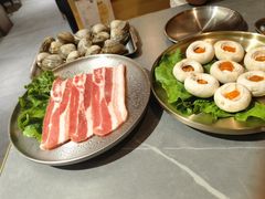 -围炉肉舍丹东海鲜烤肉·烤活鳗(步行街店)