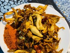 炸菌子-勺子米线·云南传统小吃市集(四方街店)