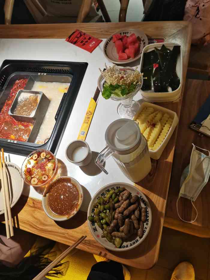 两江龙毛肚火锅(万达店)-"跟家里人小聚来的这家.【位置】就在万达.