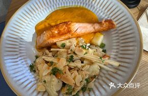 Salmon and Pumpkin Salad