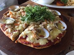 海鲜披萨-Bamboo Bar & Grill Restaurant