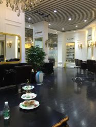 -变画·发型STUDIO