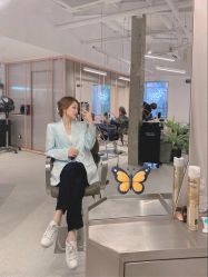 -SALON DE VANHADA
